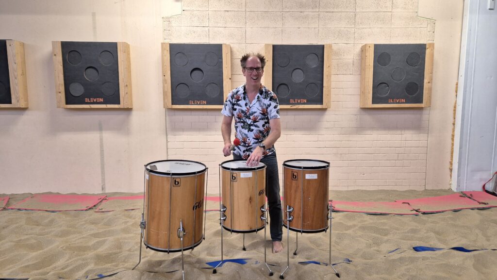 Roy Bult, percussie instructeur bij Indoor Beach Alkmaar.